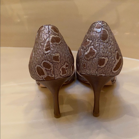 bagdley mischka peep toe with large jewels on toe - Picture 4 of 7